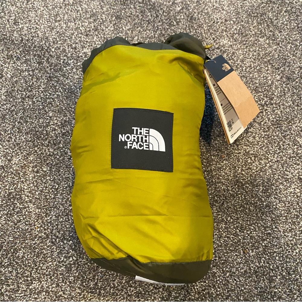 The North Face Circaloft Jacket - Packable Rain Puffer Coat - Picture 8 of 10